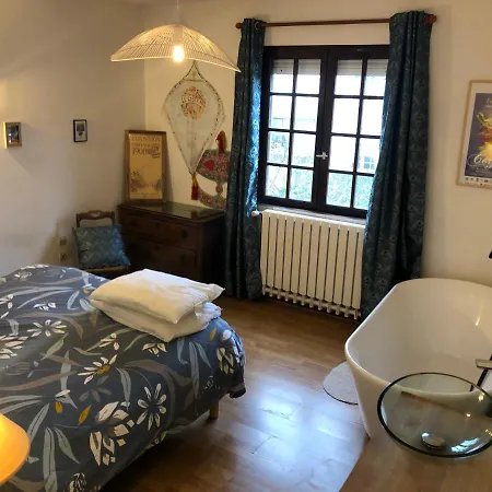 La - Maison Typique Et Jardin à Berck-plage à 300 M De La Chalé